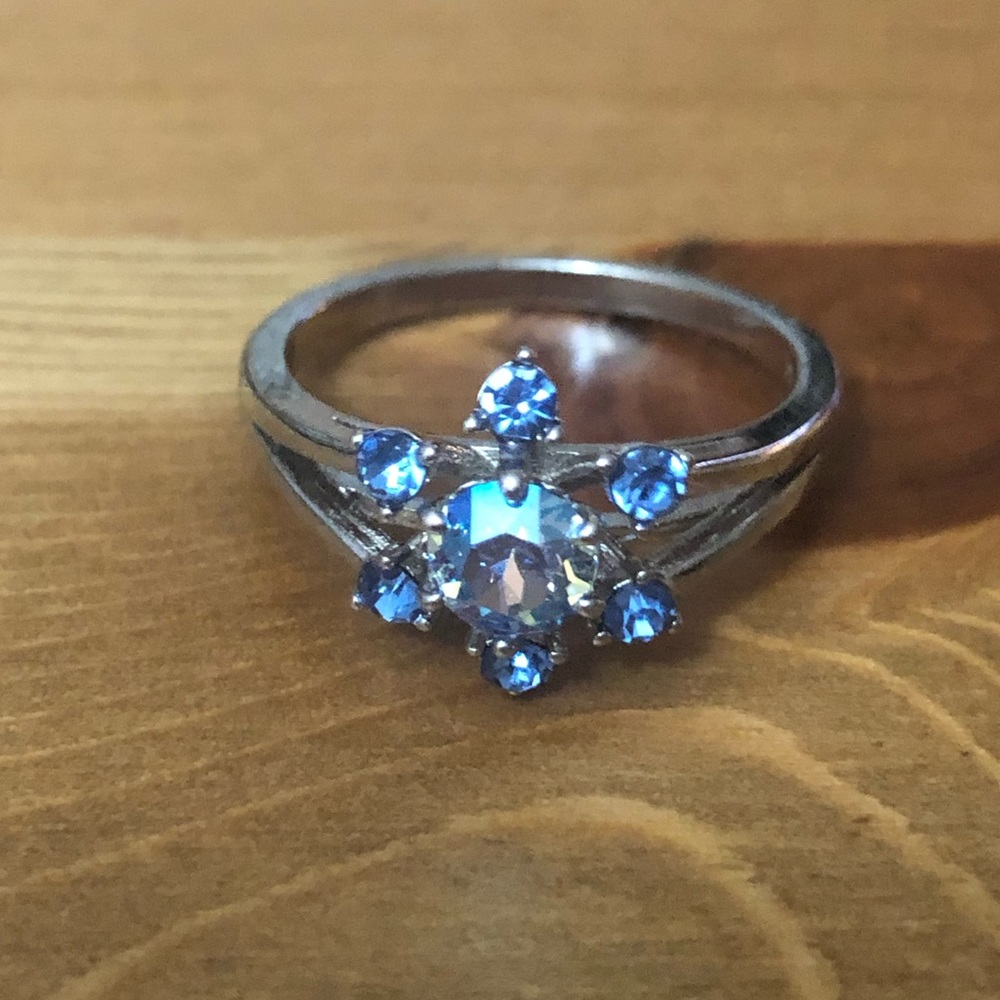 Snowflake Fragrant Jewels Ring size 8
